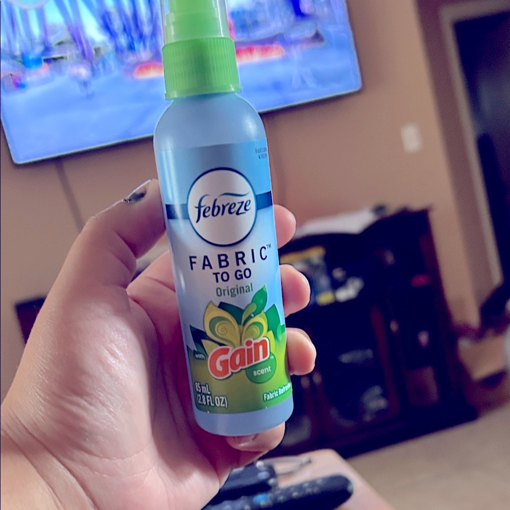 Febreze Fabric To Go Gain Scent - Blue and Green